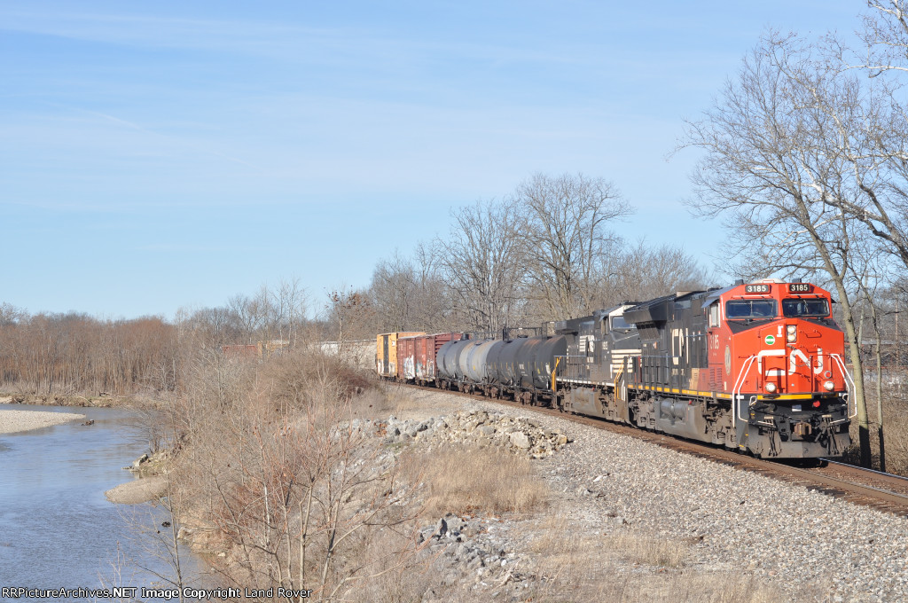 CN 3185 East